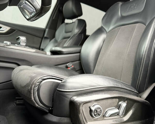 Сірий Ауді SQ7, об'ємом двигуна 4 л та пробігом 170 тис. км за 44900 $, фото 10 на Automoto.ua