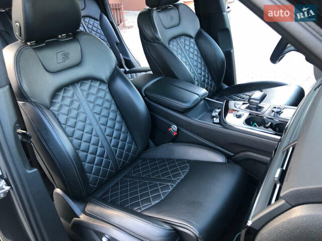 Серый Ауди SQ7, объемом двигателя 3.96 л и пробегом 103 тыс. км за 62000 $, фото 111 на Automoto.ua