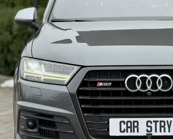 Сірий Ауді SQ7, об'ємом двигуна 4 л та пробігом 148 тис. км за 46999 $, фото 18 на Automoto.ua