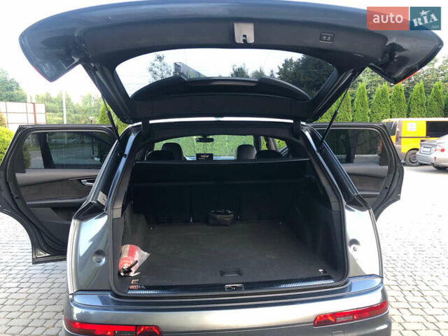 Серый Ауди SQ7, объемом двигателя 3.96 л и пробегом 103 тыс. км за 62000 $, фото 92 на Automoto.ua