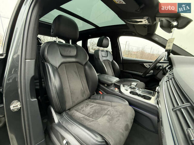 Сірий Ауді SQ7, об'ємом двигуна 4 л та пробігом 148 тис. км за 46999 $, фото 51 на Automoto.ua
