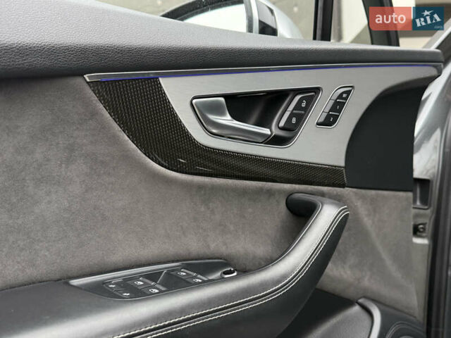 Сірий Ауді SQ7, об'ємом двигуна 4 л та пробігом 148 тис. км за 46999 $, фото 79 на Automoto.ua