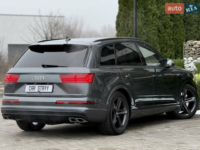 Сірий Ауді SQ7, об'ємом двигуна 4 л та пробігом 148 тис. км за 46999 $, фото 2 на Automoto.ua
