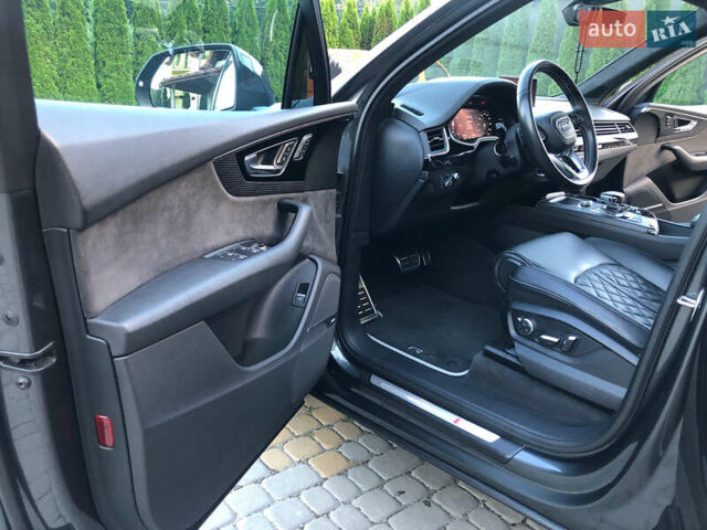 Серый Ауди SQ7, объемом двигателя 3.96 л и пробегом 103 тыс. км за 62000 $, фото 82 на Automoto.ua
