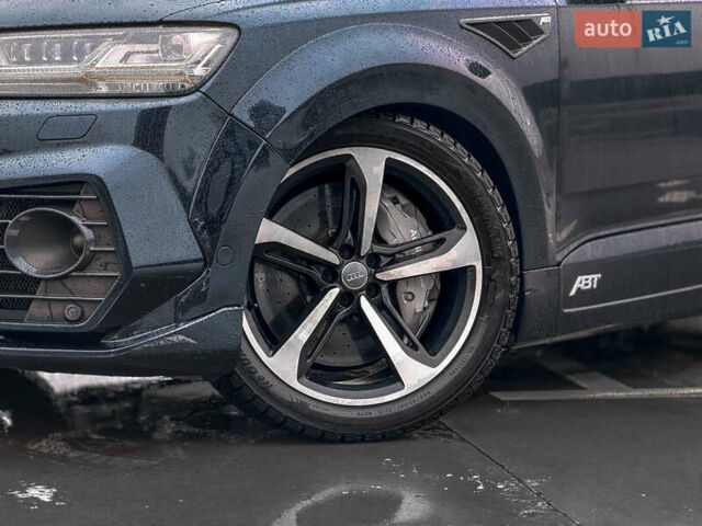 Сірий Ауді SQ7, об'ємом двигуна 4 л та пробігом 170 тис. км за 44900 $, фото 3 на Automoto.ua