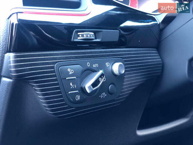 Серый Ауди SQ7, объемом двигателя 3.96 л и пробегом 103 тыс. км за 62000 $, фото 77 на Automoto.ua