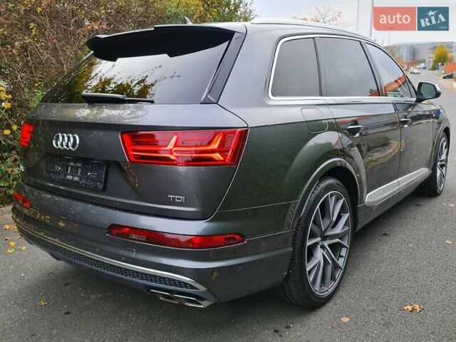 Серый Ауди SQ7, объемом двигателя 4 л и пробегом 162 тыс. км за 60000 $, фото 19 на Automoto.ua
