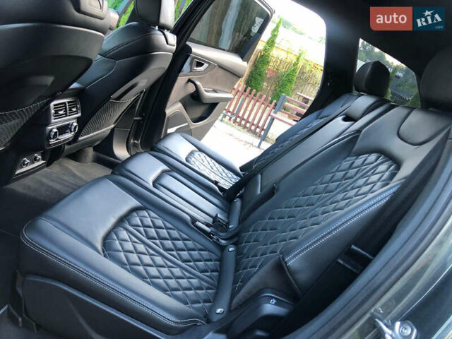 Серый Ауди SQ7, объемом двигателя 3.96 л и пробегом 103 тыс. км за 62000 $, фото 91 на Automoto.ua