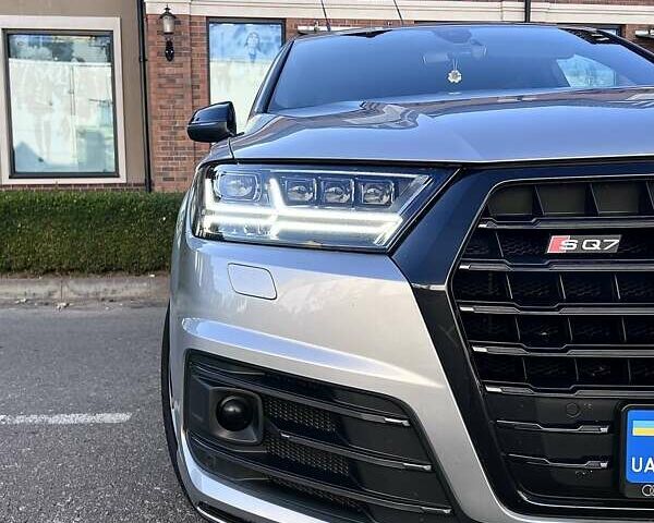 Серый Ауди SQ7, объемом двигателя 3.96 л и пробегом 96 тыс. км за 55750 $, фото 10 на Automoto.ua
