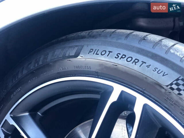 Серый Ауди SQ7, объемом двигателя 3.96 л и пробегом 103 тыс. км за 62000 $, фото 62 на Automoto.ua