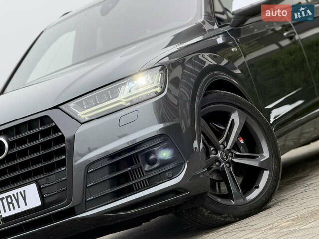 Сірий Ауді SQ7, об'ємом двигуна 4 л та пробігом 148 тис. км за 46999 $, фото 11 на Automoto.ua