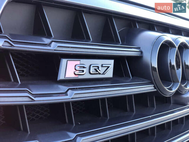 Серый Ауди SQ7, объемом двигателя 3.96 л и пробегом 103 тыс. км за 62000 $, фото 12 на Automoto.ua