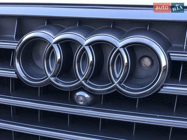 Серый Ауди SQ7, объемом двигателя 3.96 л и пробегом 103 тыс. км за 62000 $, фото 32 на Automoto.ua