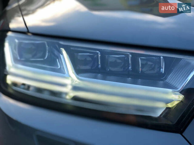 Серый Ауди SQ7, объемом двигателя 3.96 л и пробегом 103 тыс. км за 62000 $, фото 14 на Automoto.ua