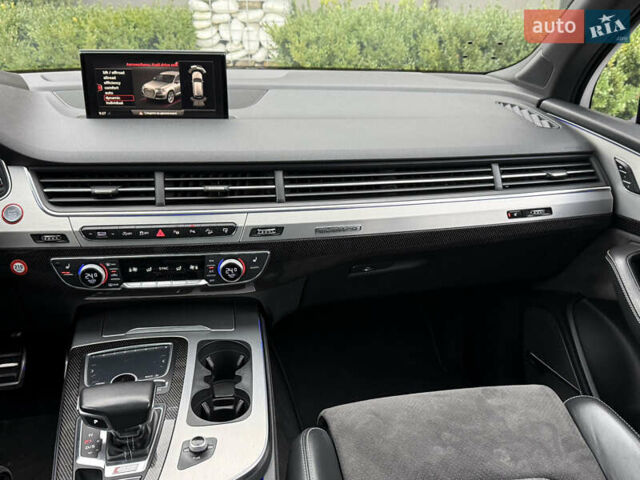 Сірий Ауді SQ7, об'ємом двигуна 4 л та пробігом 148 тис. км за 46999 $, фото 66 на Automoto.ua