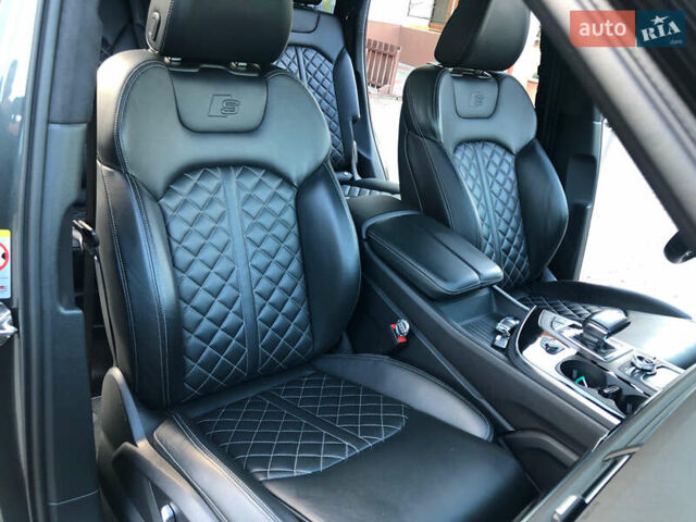 Серый Ауди SQ7, объемом двигателя 3.96 л и пробегом 103 тыс. км за 62000 $, фото 112 на Automoto.ua