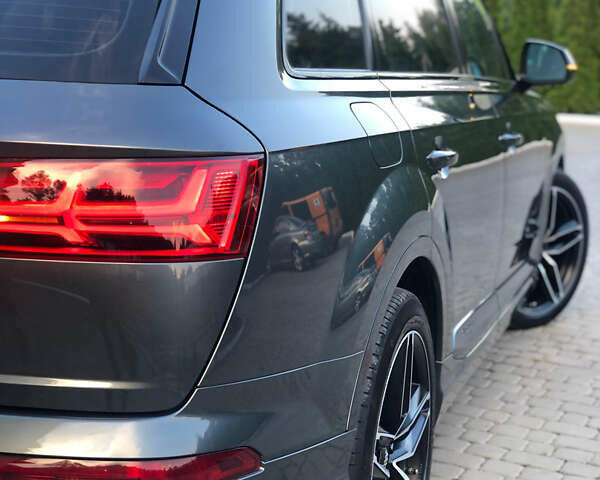 Серый Ауди SQ7, объемом двигателя 3.96 л и пробегом 103 тыс. км за 62000 $, фото 71 на Automoto.ua