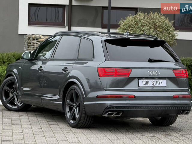 Сірий Ауді SQ7, об'ємом двигуна 4 л та пробігом 148 тис. км за 46999 $, фото 3 на Automoto.ua