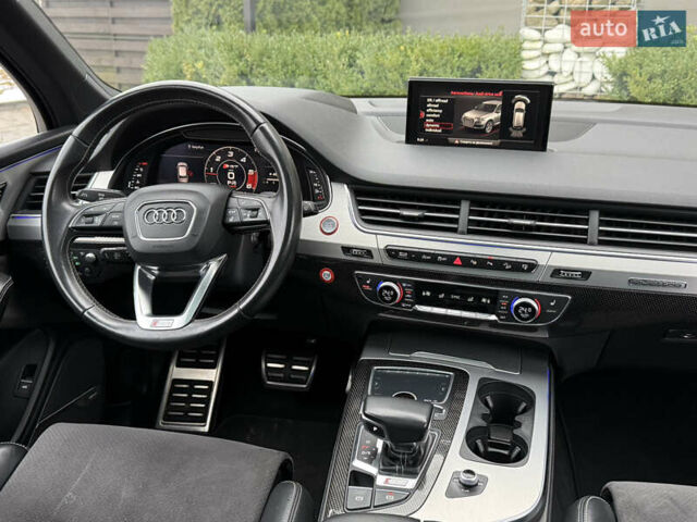 Сірий Ауді SQ7, об'ємом двигуна 4 л та пробігом 148 тис. км за 46999 $, фото 65 на Automoto.ua