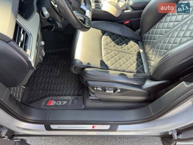 Серый Ауди SQ7, объемом двигателя 4 л и пробегом 96 тыс. км за 59900 $, фото 28 на Automoto.ua