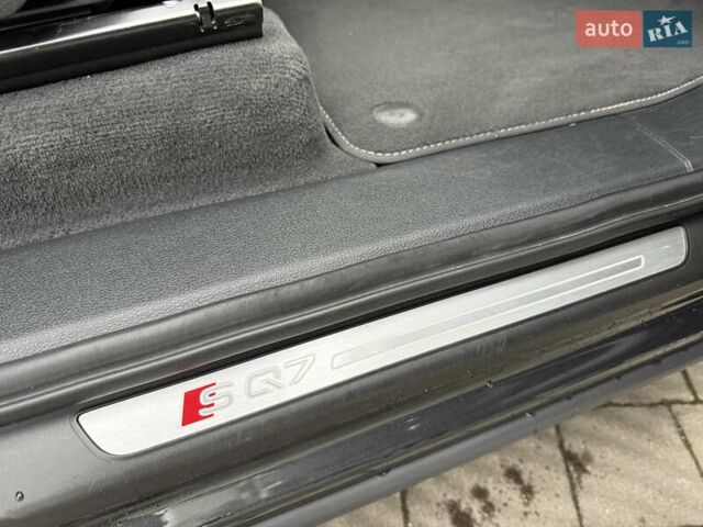 Сірий Ауді SQ7, об'ємом двигуна 4 л та пробігом 148 тис. км за 46999 $, фото 54 на Automoto.ua