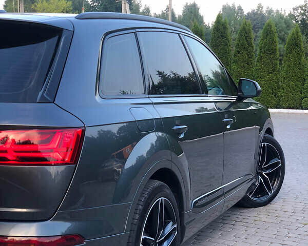 Серый Ауди SQ7, объемом двигателя 3.96 л и пробегом 103 тыс. км за 62000 $, фото 65 на Automoto.ua
