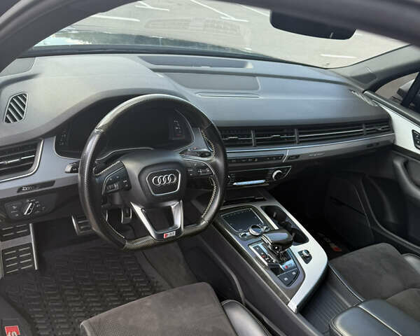Серый Ауди SQ7, объемом двигателя 3.96 л и пробегом 173 тыс. км за 49999 $, фото 26 на Automoto.ua