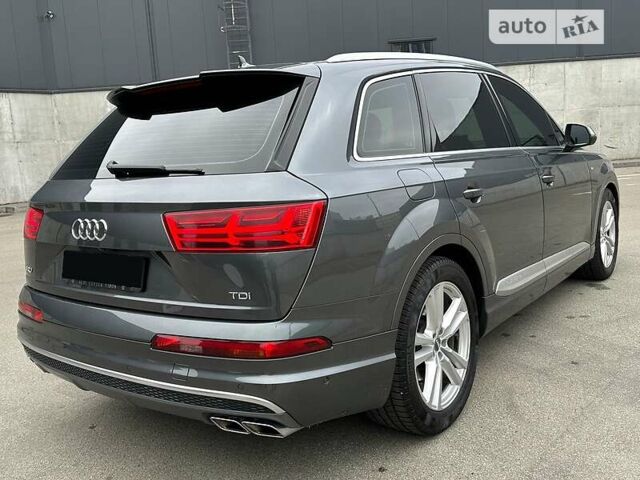 Сірий Ауді SQ7, об'ємом двигуна 4 л та пробігом 140 тис. км за 63800 $, фото 6 на Automoto.ua