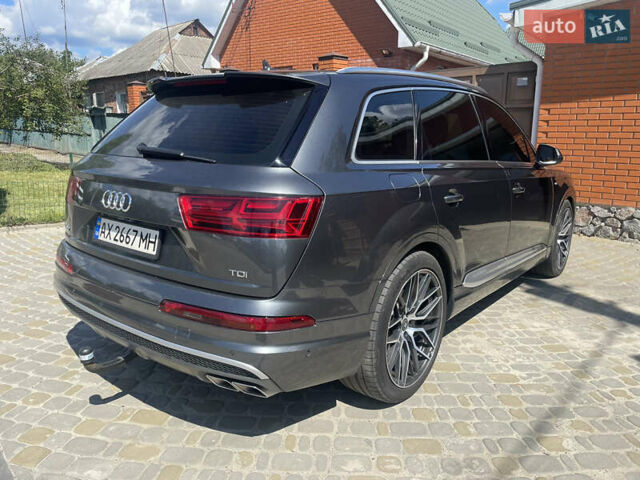 Серый Ауди SQ7, объемом двигателя 3.96 л и пробегом 190 тыс. км за 49450 $, фото 4 на Automoto.ua