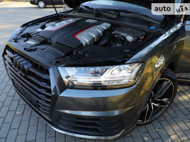 Сірий Ауді SQ7, об'ємом двигуна 3.96 л та пробігом 100 тис. км за 73500 $, фото 29 на Automoto.ua