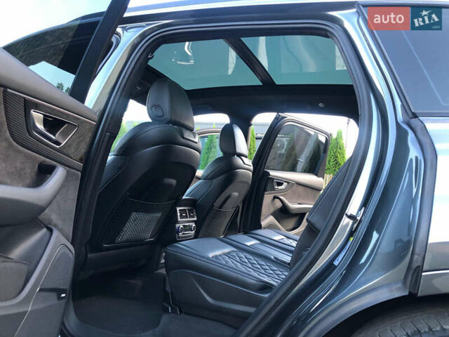 Серый Ауди SQ7, объемом двигателя 3.96 л и пробегом 103 тыс. км за 62000 $, фото 98 на Automoto.ua