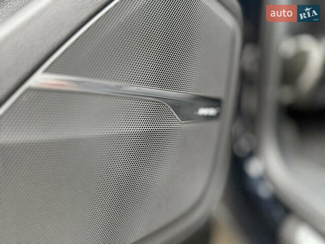 Сірий Ауді SQ7, об'ємом двигуна 4 л та пробігом 170 тис. км за 44900 $, фото 11 на Automoto.ua