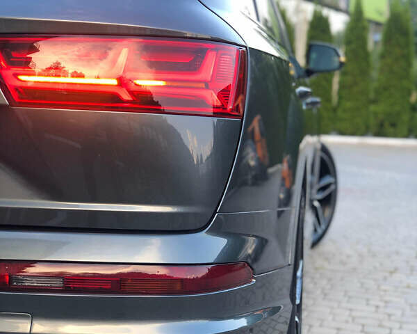 Серый Ауди SQ7, объемом двигателя 3.96 л и пробегом 103 тыс. км за 62000 $, фото 73 на Automoto.ua