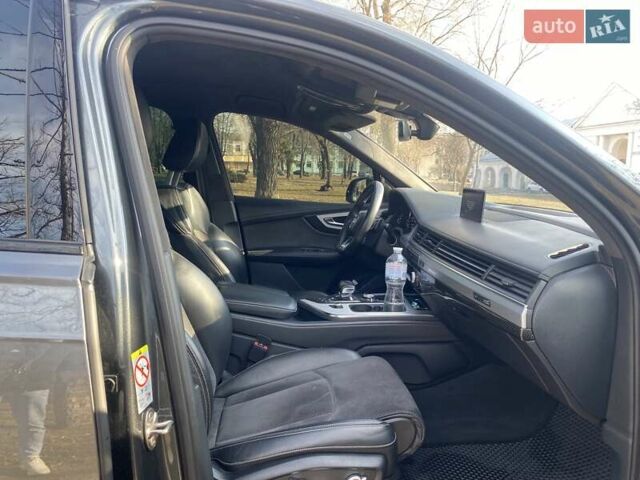 Серый Ауди SQ7, объемом двигателя 3.96 л и пробегом 138 тыс. км за 61000 $, фото 13 на Automoto.ua