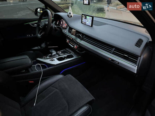 Сірий Ауді SQ7, об'ємом двигуна 3.96 л та пробігом 152 тис. км за 59000 $, фото 6 на Automoto.ua
