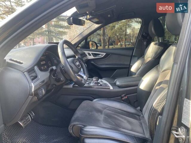 Серый Ауди SQ7, объемом двигателя 3.96 л и пробегом 138 тыс. км за 61000 $, фото 5 на Automoto.ua