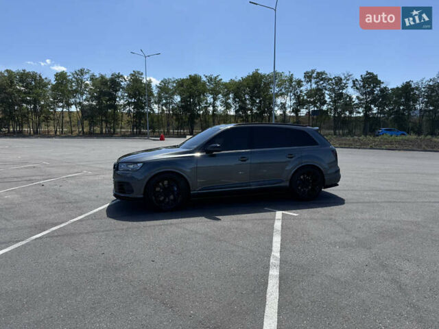 Серый Ауди SQ7, объемом двигателя 3.96 л и пробегом 174 тыс. км за 57500 $, фото 2 на Automoto.ua