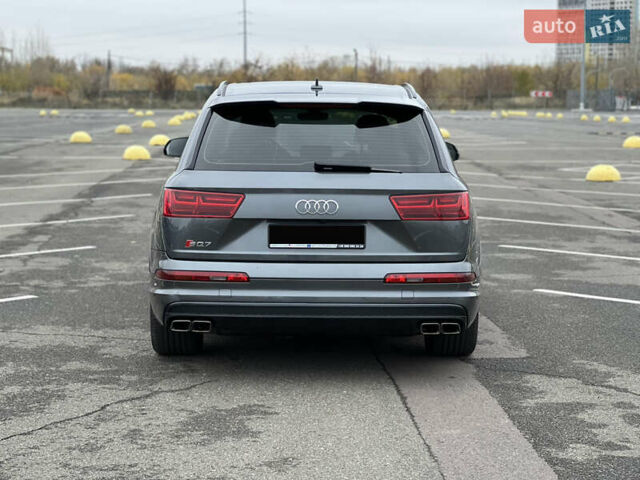 Серый Ауди SQ7, объемом двигателя 3.96 л и пробегом 232 тыс. км за 46000 $, фото 5 на Automoto.ua