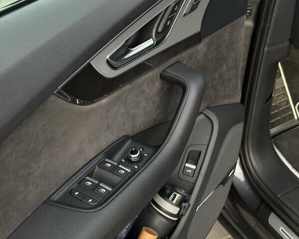 Сірий Ауді SQ7, об'ємом двигуна 3.96 л та пробігом 174 тис. км за 55800 $, фото 12 на Automoto.ua