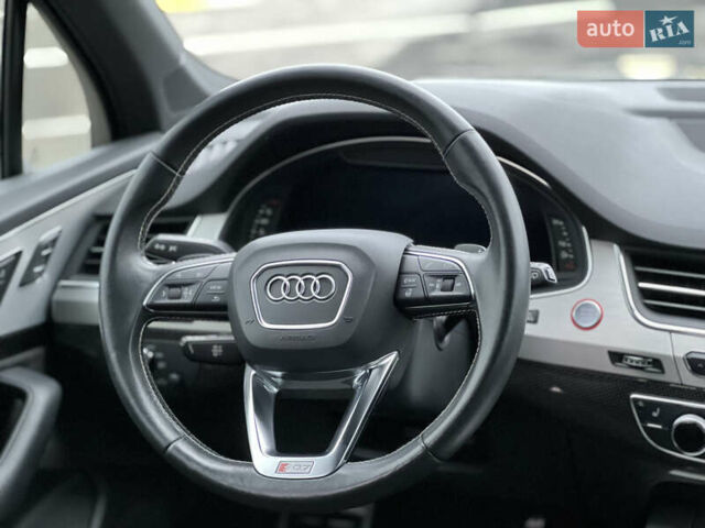 Серый Ауди SQ7, объемом двигателя 3.96 л и пробегом 232 тыс. км за 46000 $, фото 18 на Automoto.ua