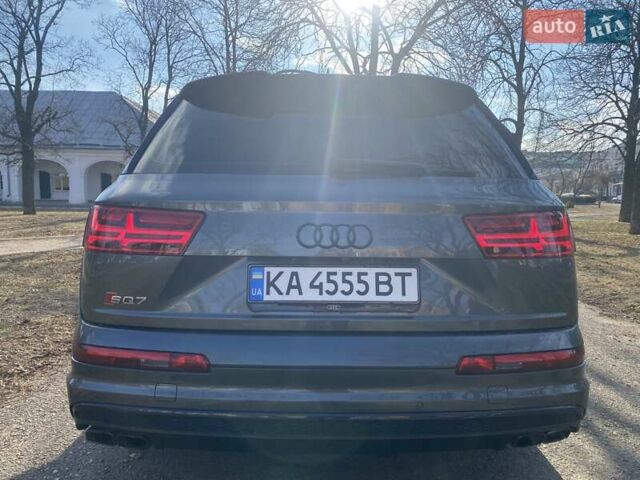 Серый Ауди SQ7, объемом двигателя 3.96 л и пробегом 138 тыс. км за 61000 $, фото 7 на Automoto.ua