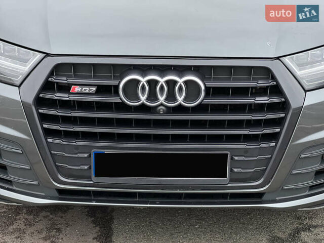 Серый Ауди SQ7, объемом двигателя 3.96 л и пробегом 232 тыс. км за 46000 $, фото 12 на Automoto.ua