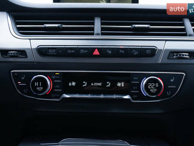 Серый Ауди SQ7, объемом двигателя 3.96 л и пробегом 148 тыс. км за 56000 $, фото 16 на Automoto.ua