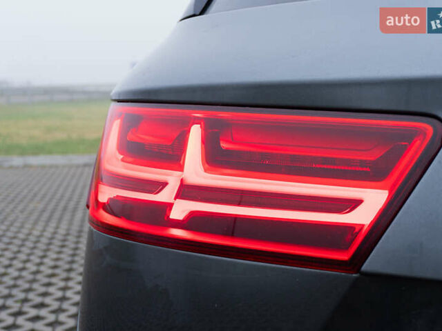 Серый Ауди SQ7, объемом двигателя 3.96 л и пробегом 148 тыс. км за 56000 $, фото 9 на Automoto.ua