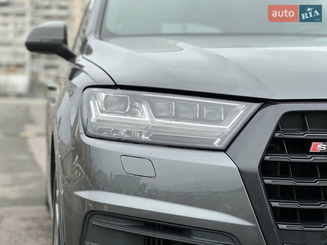 Серый Ауди SQ7, объемом двигателя 3.96 л и пробегом 232 тыс. км за 46000 $, фото 11 на Automoto.ua