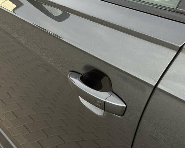 Сірий Ауді SQ7, об'ємом двигуна 3.96 л та пробігом 174 тис. км за 55800 $, фото 9 на Automoto.ua