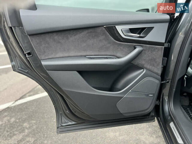 Серый Ауди SQ7, объемом двигателя 3.96 л и пробегом 232 тыс. км за 46000 $, фото 24 на Automoto.ua