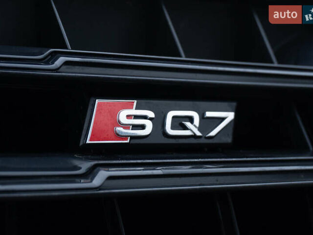 Серый Ауди SQ7, объемом двигателя 3.96 л и пробегом 148 тыс. км за 56000 $, фото 14 на Automoto.ua