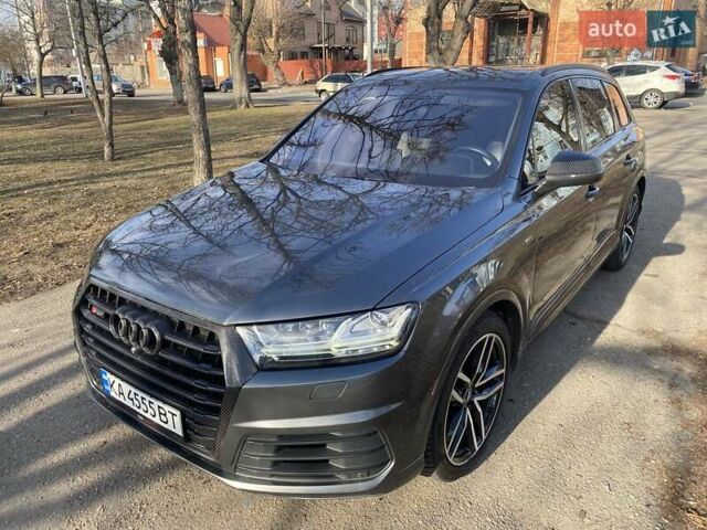 Серый Ауди SQ7, объемом двигателя 3.96 л и пробегом 138 тыс. км за 61000 $, фото 2 на Automoto.ua