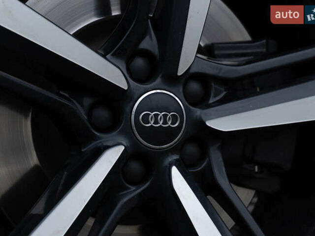 Серый Ауди SQ7, объемом двигателя 3.96 л и пробегом 148 тыс. км за 56000 $, фото 6 на Automoto.ua